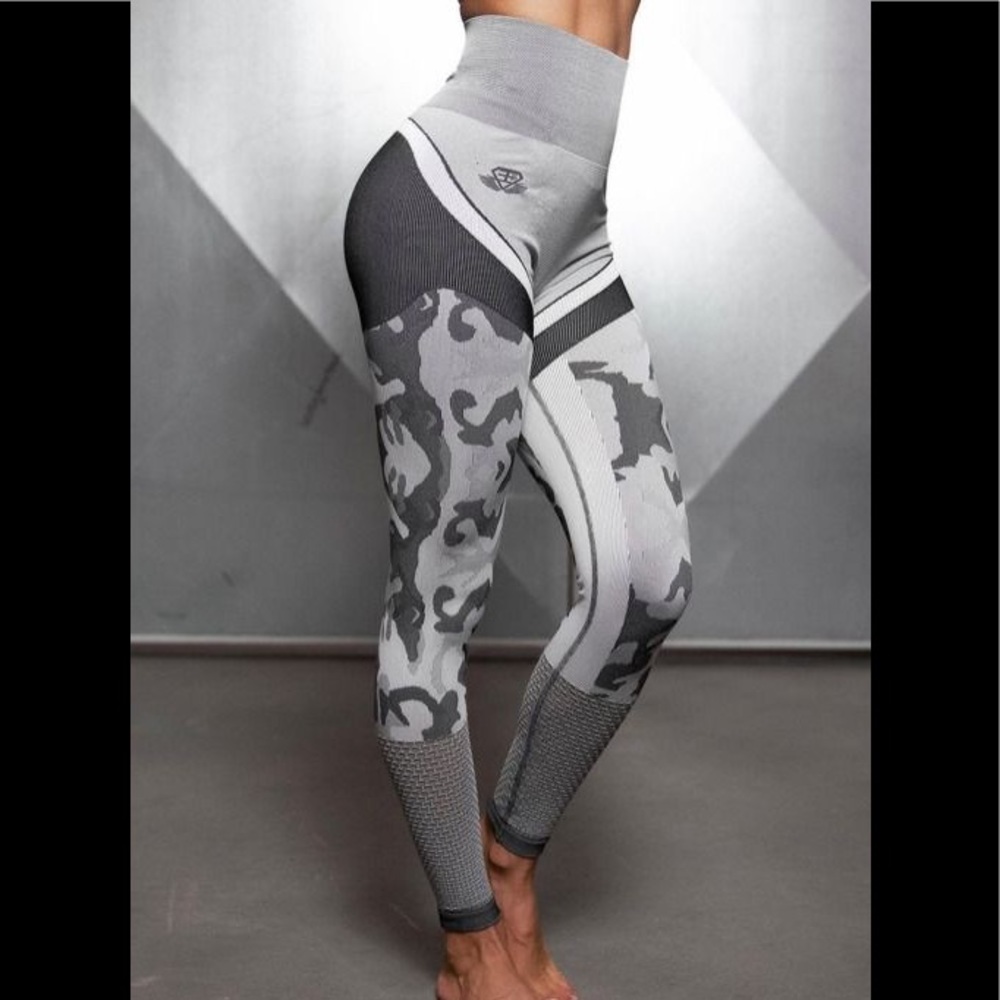 BodyEngineers Athena Camo Seamless Legging  Size S